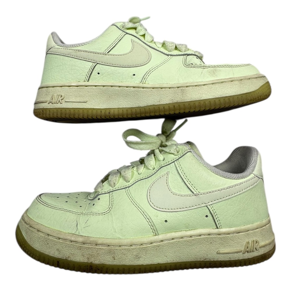 Nike Air Force 1 Low Light Green Sneakers Youth Size‎ 6.5 GS